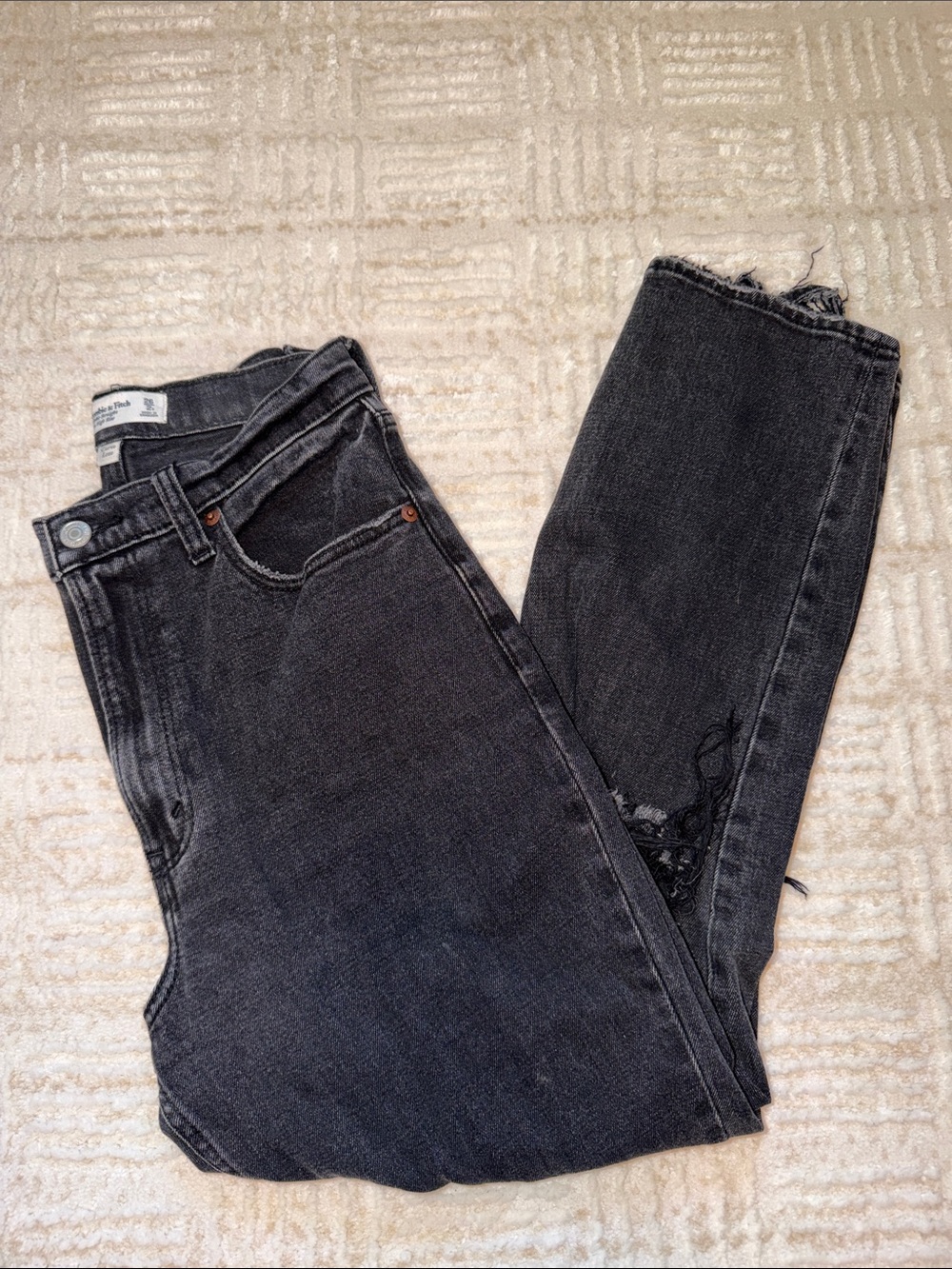 Abercrombie & Fitch Ankle Straight Ultra High Rise Distressed Black Washed Jeans